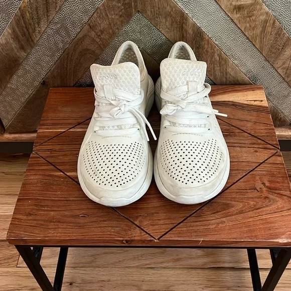 Crocs Women’s LiteRide Athletic Shoes - Picture 1 of 5